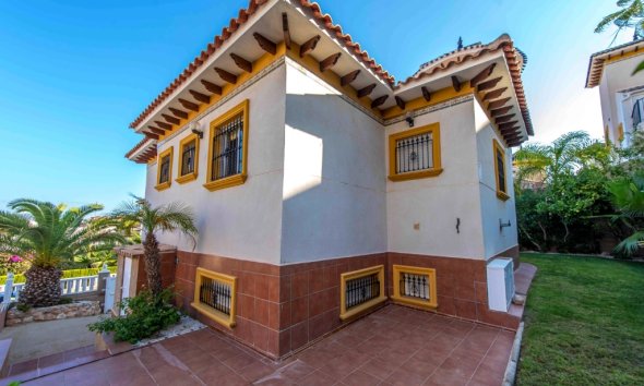 Resale - Villa - Villamartin