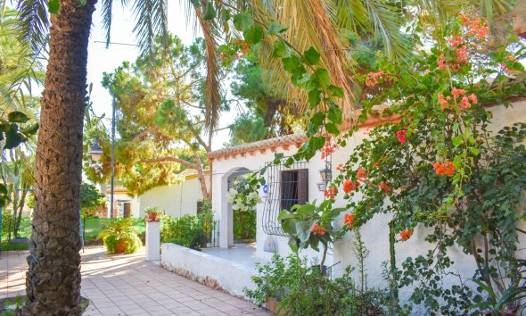 Resale - Villa - Orihuela Costa - Punta Prima