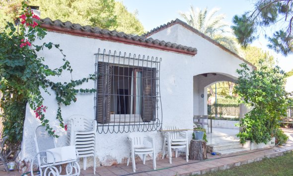 Resale - Villa - Orihuela Costa - Punta Prima