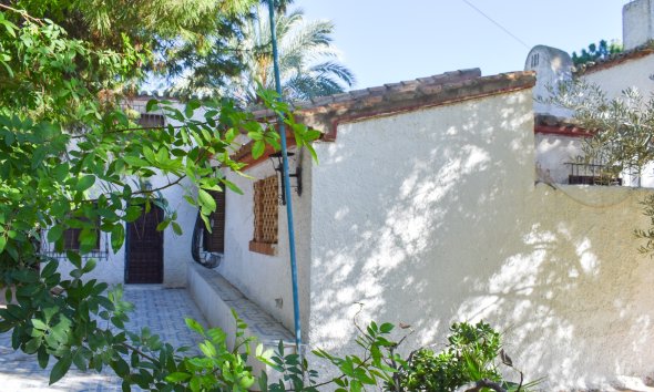 Resale - Villa - Orihuela Costa - Punta Prima