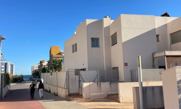 Resale - Town House - Torrevieja - Punta Prima