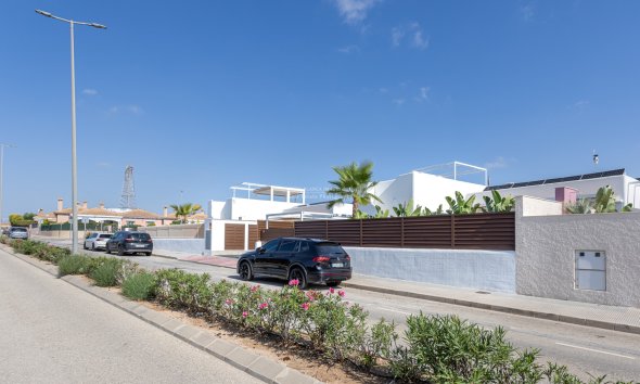 Resale - Villa - Los Montesinos - Los Montesinos - Urb. La Herrada