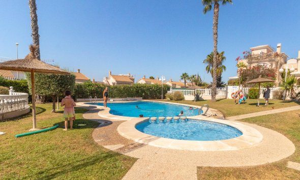 Resale - Villa - Torrevieja - Los altos