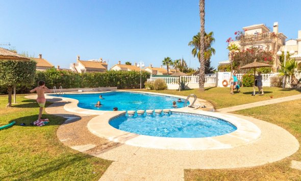 Resale - Villa - Torrevieja - Los altos