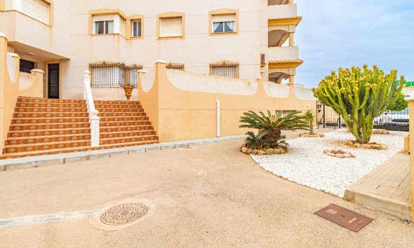 Resale - Apartment - Orihuela Costa - La Zenia