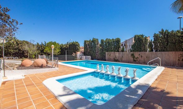 Resale - Villa - Torrevieja - Los balcones