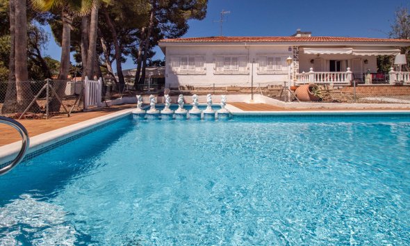 Resale - Villa - Torrevieja - Los balcones