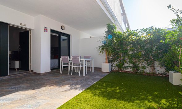 Resale - Bungalow - Pilar de la Horadada - Mil Palmeras