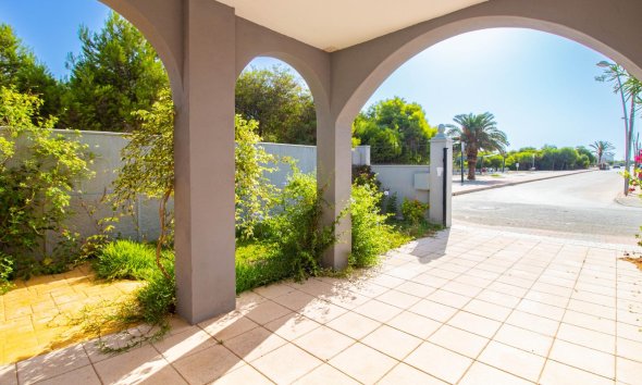 Resale - Villa - Torrevieja - Los balcones