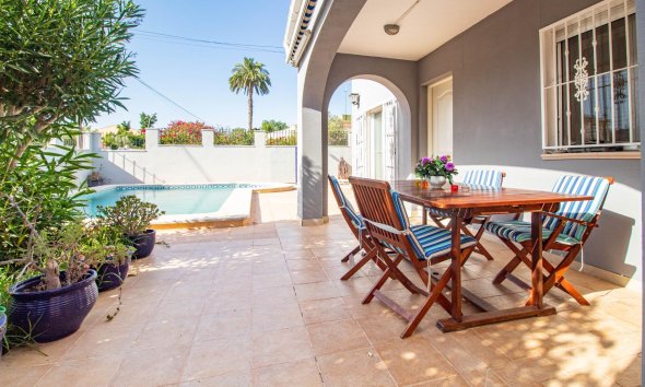 Resale - Villa - Torrevieja - Los balcones