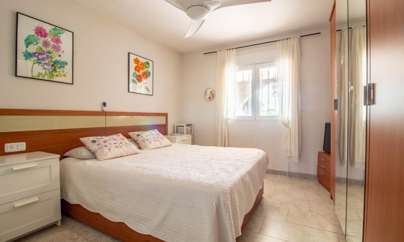 Resale - Villa - Torrevieja - Los balcones