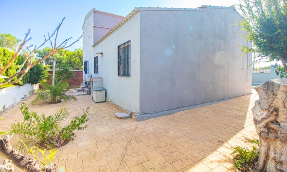 Resale - Villa - Torrevieja - Los balcones