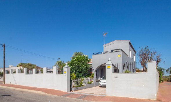 Resale - Villa - Torrevieja - Los balcones