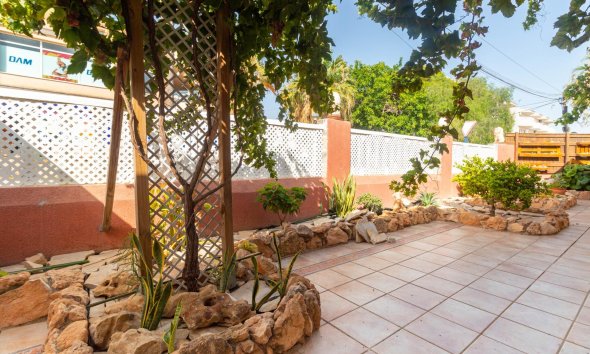 Resale - Villa - Orihuela Costa - La Regia