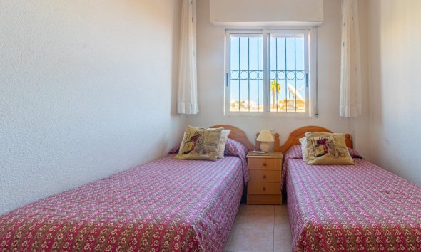 Resale - Bungalow - Torrevieja - Playa de los Naufragos