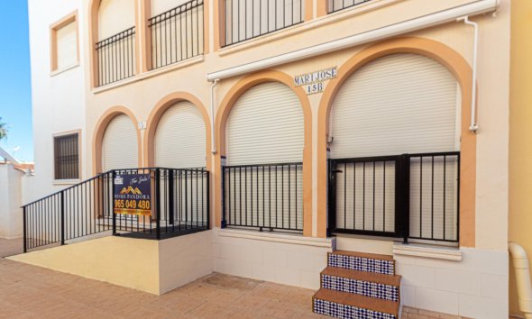 Resale - Bungalow - Torrevieja - Playa de los Naufragos