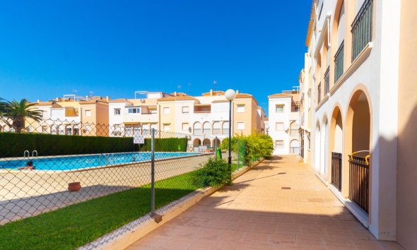 Resale - Bungalow - Torrevieja - Playa de los Naufragos