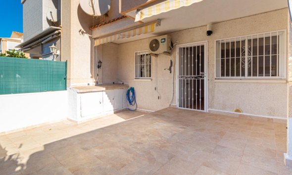 Resale - Town House - Torrevieja - Aguas Nuevas