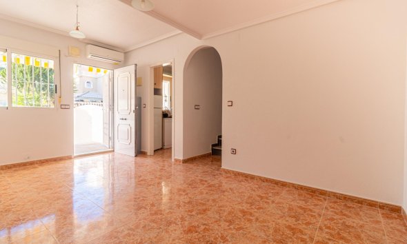 Resale - Town House - Torrevieja - Aguas Nuevas