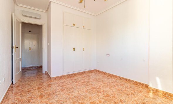 Resale - Town House - Torrevieja - Aguas Nuevas