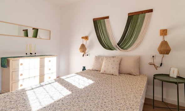 Resale - Bungalow - Torrevieja - Playa de los Naufragos