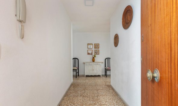 Resale - Apartment - Torrevieja - Acequion