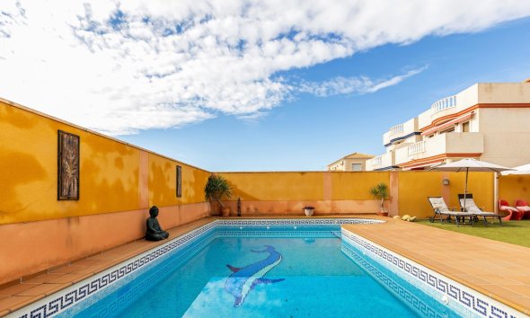 Resale - Town House - Torrevieja - Aguas Nuevas