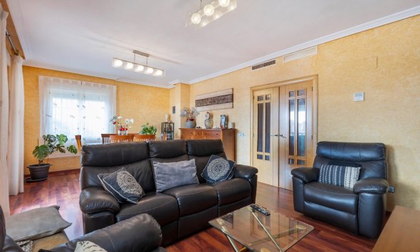 Resale - Town House - Torrevieja - Aguas Nuevas