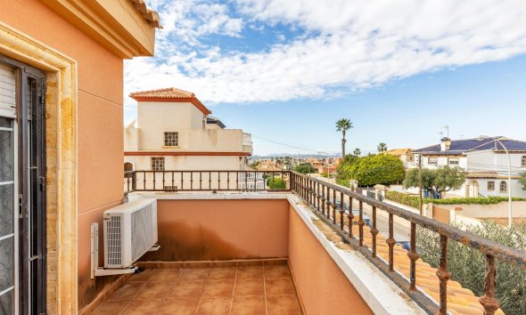 Resale - Town House - Torrevieja - Aguas Nuevas