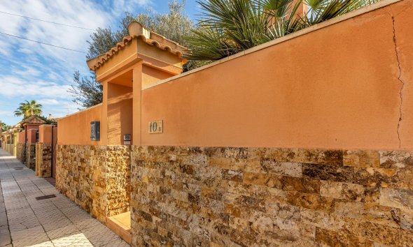 Resale - Town House - Torrevieja - Aguas Nuevas