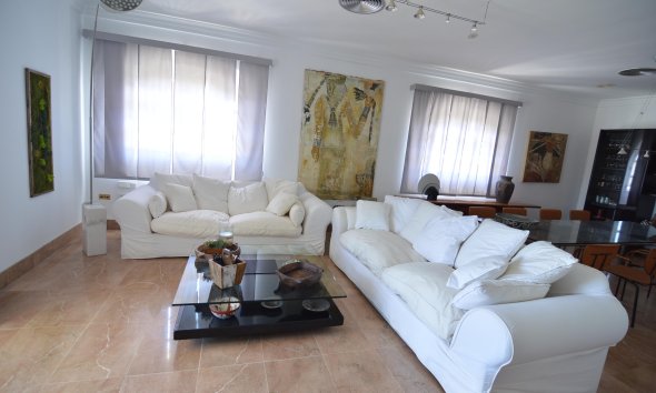 Resale - Villa - Torrevieja - Centro