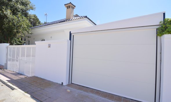 Resale - Villa - Torrevieja - Centro