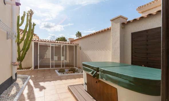 Resale - Villa - Orihuela Costa - Playa Flamenca