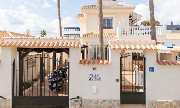 Resale - Villa - Orihuela Costa - Playa Flamenca