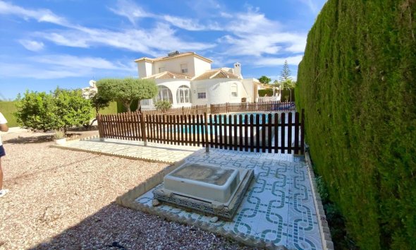 Resale - Villa - Torrevieja - Centro