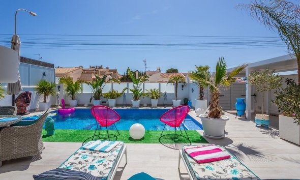 Resale - Villa - Torrevieja - La siesta