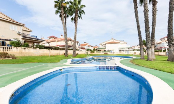 Resale - Bungalow - Orihuela Costa - Punta Prima