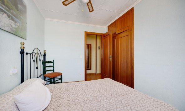 Resale - Apartment - Torrevieja - Playa del Acequión