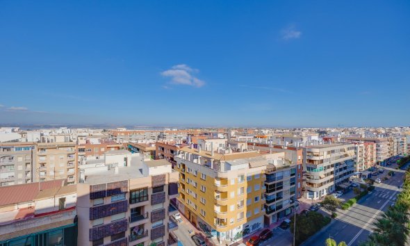 Resale - Apartment - Torrevieja - Playa del Acequión