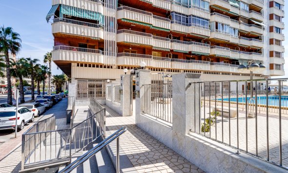 Resale - Apartment - Torrevieja - Playa del Acequión