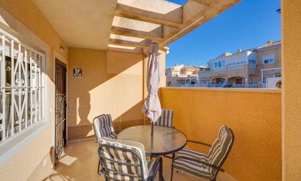 Resale - Villa - Torrevieja - Pueblo - Centro