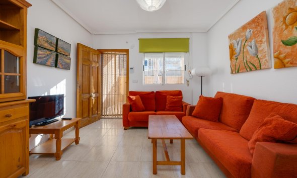 Resale - Villa - Torrevieja - Pueblo - Centro