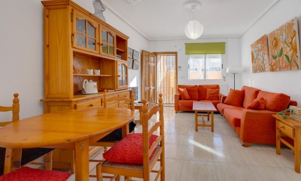 Resale - Villa - Torrevieja - Pueblo - Centro