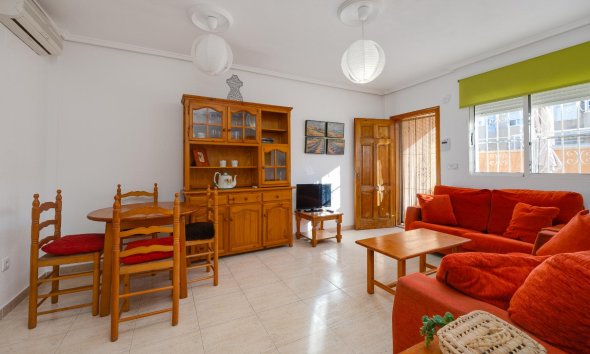 Resale - Villa - Torrevieja - Pueblo - Centro