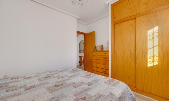 Resale - Villa - Torrevieja - Pueblo - Centro