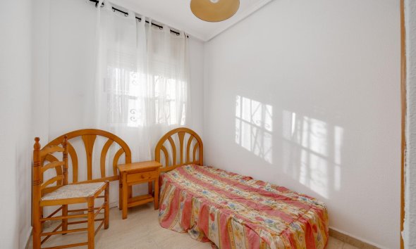 Resale - Villa - Torrevieja - Pueblo - Centro