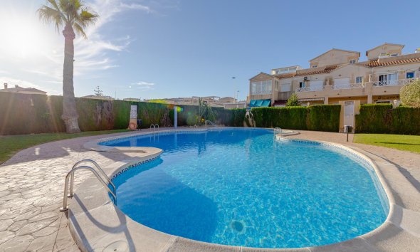 Resale - Villa - Torrevieja - Pueblo - Centro