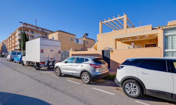 Resale - Villa - Torrevieja - Pueblo - Centro