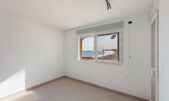 Resale - Apartment - Torrevieja - La Mata pueblo