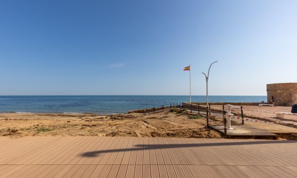 Resale - Apartment - Torrevieja - La Mata pueblo